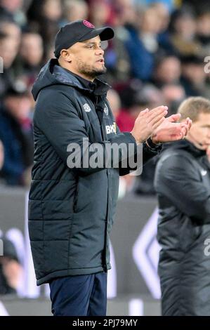 Il direttore di Burnley Vincent Kompany durante la partita del campionato Sky Bet Burnley vs Sunderland a Turf Moor, Burnley, Regno Unito, 31st marzo 2023 (Foto di ben Roberts/News Images) Foto Stock