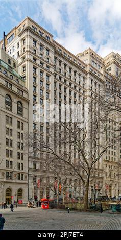 Bowling Green Offices, sulla “Steamship Row” di Broadway, costruita nello stile inventato “Hellenic Revival”. Il proprietario di Titanic, White Star Line, era qui. Foto Stock