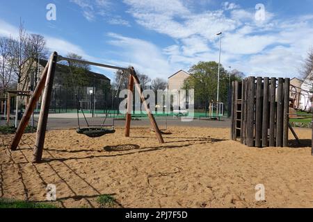 Schweiz- und Sportplatz in einem Wohnviertel von Buchheim, Nordrhein-Westfalen, Deutschland, Köln Foto Stock