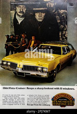 '69 Oldsmobile Vista-Cruiser pubblicità in una rivista NatGeo, marzo 1969 Foto Stock