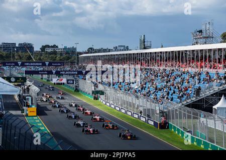 Melbourne, Australia. 01st Apr, 2023. Gara 1 partenza, partenza, 14 MONTOYA Sebastian (col), Hitech Pulse-Eight, Dallara F3, azione 06 GOETHE Oliver (ger), Trident, Dallara F3, azione 17 COLLETTO Caio (bra), Van Amersfoort Racing, Dallara F3, azione durante il 2nd° round del Campionato FIA Formula 3 2023 dal 31 marzo al 2 aprile, 2023 sul circuito Albert Park, a Melbourne, Australia - Foto Xavi Bonilla/DPPI Credit: DPPI Media/Alamy Live News Foto Stock