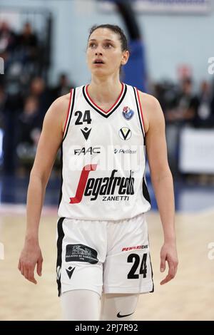 Campobasso, Italia. 30th Mar, 2023. Zandalasini Cecilia di Bologna durante la partita tra la Molisana Magnolia Campobasso vs Virtus Segaf nella Coppa Italia di basket femminile, a la Molisana. La Molisana Magnolia Campobasso ha perso l'ultimo trimestre contro Virtus Segafredo Bologna con il punteggio 71-96 Credit: SOPA Images Limited/Alamy Live News Foto Stock