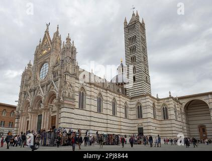 SIENA, ITALIA - 24 SETTEMBRE 2017: Cattedrale medievale dell'Assunzione della Beata Vergine Maria (Cattedrale di Santa Maria Assunta) Foto Stock