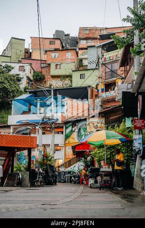 Foto per le strade di Comuna 13 quartiere a Medellin, Colombia Foto Stock