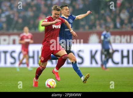 Dusseldorf, Germania. 31st Mar, 2023. Primo : 03/31/2023, calcio, campionato 2nd, 2nd Bundesliga, Stagione 2022/2023, Fortuna Dusseldorf - HSV Hamburg Hamburg, HSV Hamburg Hamburg Hamburg Hamburg 2: 2 Felix KLAUS, Fortuna Left versus BENES/dpa/Alamy Live News Foto Stock