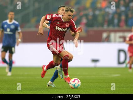Dusseldorf, Germania. 31st Mar, 2023. Calcio : 03/31/2023, Calcio, 2nd Lega, 2nd Bundesliga, Stagione 2022/2023, Fortuna Dusseldorf - HSV Hamburg Hamburg, HSV Hamburg Hamburg Hamburg Hamburg 2: 2 Felix KLAUS, Fortuna Left versus BENES/dpa/Alamy Live News Foto Stock