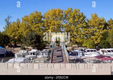 Marina sul Canal du Midi. Colombiers, Occitania, Francia Foto Stock