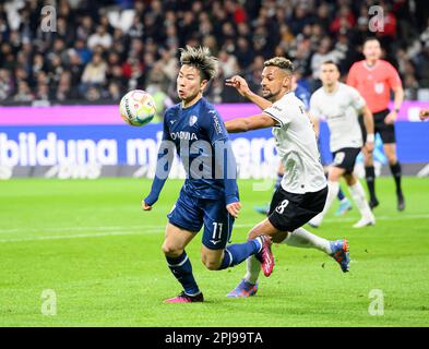 Francoforte, Germania. 31st Mar, 2023. Da sinistra a destra Takuma ASANO (BO), Djibril SOW (F), azione, duelli, calcio 1st Bundesliga, 26th:00 matchday, Eintracht Frankfurt (F) - VfL Bochum (BO), su 31,03. 2023 a Francoforte/Germania. I regolamenti #DFL vietano qualsiasi uso di fotografie come sequenze di immagini e/o quasi-video # Credit: dpa/Alamy Live News Foto Stock