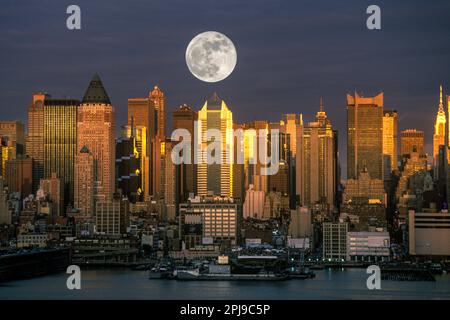 2001 STORICO SKYLINE DI MIDTOWN HUDSON RIVER MANHATTAN NEW YORK CITY STATI UNITI Foto Stock