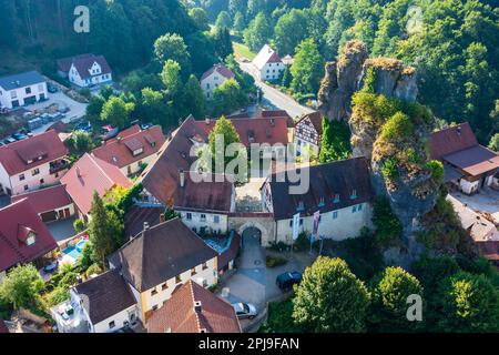 Pottenstein: Case Judenhof, oggi Fränkische-Schweiz-Museum a Tüchersfeld in Svizzera Franconia, Baviera, Baviera, Germania Foto Stock