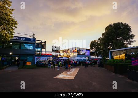 Melbourne, Victoria, Australia. 1st Apr, 2023. MELBOURNE, AUSTRALIA - APRILE 01: Sunset Atmosphere al 2023° Gran Premio di Formula 1 australiano il 1st Aprile 2023 (Credit Image: © Chris Putnam/ZUMA Press Wire) SOLO PER USO EDITORIALE! Non per USO commerciale! Credit: ZUMA Press, Inc./Alamy Live News Foto Stock