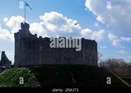 Castello di Cardiff il Norman Keep. Marzo 2023. Molla Foto Stock