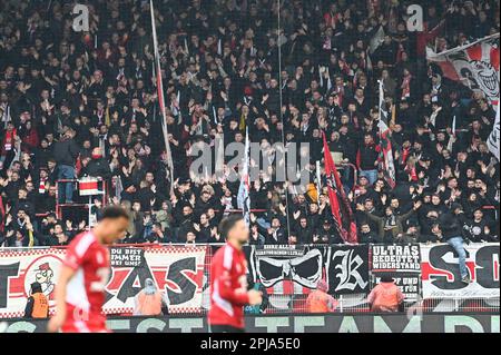 Berlino, Germania. 01st Apr, 2023. Berlino, Germania. Aprile 1st 2023: VFB Stuttgart tifosi durante il gioco Bundesliga - 1. FC Union Berlin / Vfb Stuttgart - An Der Alten Foersterei. Berlino, Germania. (Ryan Sleiman /SPP) Credit: SPP Sport Press Photo. /Alamy Live News Foto Stock