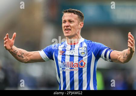 Huddersfield, Regno Unito. 01st Apr, 2023. Jonathan Hogg #6 di Huddersfield Town festeggia la vittoria delle città 4-2 su Middlesbrough durante la partita del campionato Sky Bet Huddersfield Town vs Middlesbrough al John Smith's Stadium, Huddersfield, Regno Unito, 1st aprile 2023 (Foto di Mark Cosgrove/News Images) a Huddersfield, Regno Unito il 4/1/2023. (Foto di Mark Cosgrove/News Images/Sipa USA) Credit: Sipa USA/Alamy Live News Foto Stock