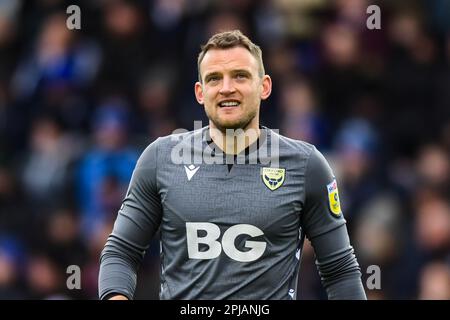 Portiere Simon Eastwood (13 Oxford United) durante la partita della Sky Bet League 1 tra Peterborough e Oxford United a London Road, Peterborough sabato 1st aprile 2023. (Foto: Kevin Hodgson | NOTIZIE MI) Credit: NOTIZIE MI & Sport /Alamy Live News Foto Stock