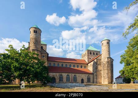 Hildesheim: chiesa Michaeliskirche o San Michaelis nella regione di Hannover, Niedersachsen, bassa Sassonia, Germania Foto Stock