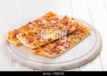 Flammkuchen o tradizionale torta alsaziana, Tart flambe Foto Stock