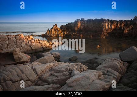 Costa rocciosa, Parco Nazionale di Hang Rai, Vinh Hy, Ninh Thuan, Vietnam Foto Stock