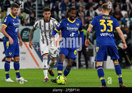 Torino, Italia. 01st Apr, 2023. Miguel Veloso di Hellas Verona, Enzo Barrenechea di Juventus FC, Adrien Tameze e Ondrej Duda di Hellas Verona durante la Serie Una partita di calcio tra Juventus FC e Hellas Verona allo stadio Juventus di Torino, 1st aprile 2023. Foto Giuliano Marchisciano/Insidefoto Credit: Insidefoto di andrea staccioli/Alamy Live News Foto Stock