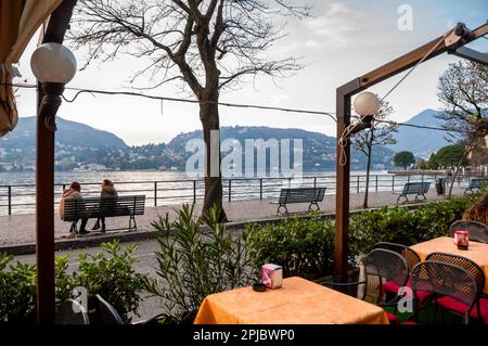 Il Lago di Como nella regione Lombardia del Nord Italia è il terzo lago più grande d'Italia. Foto Stock