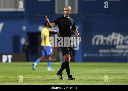 Cascais, Portogallo. 31st Mar, 2023. Arbitro Hélder Carvalho visto durante la partita di Liga Bwin tra Estoril Praia SAD e Gil Vicente FC all'Estadio Antonio Coimbra da Mota.(Punteggio finale: Estoril Praia SAD 1 - 0 Gil Vicente FC) (Foto di David Martins/SOPA Images/Sipa USA) Credit: Sipa USA/Alamy Live News Foto Stock