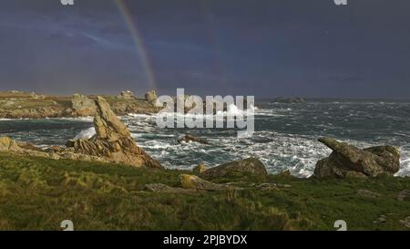 ILE DE OUESSANT, FINISTERE (29), FRANCIA. PRES DU PHARE DE NIVIDIC. FIN DECEMBRE 2017- DEBUTTO JANVIER 2018, LA TEMPETE CARMEN. OUESSANT ISLE, FINISTERE Foto Stock