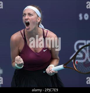 Miami Gardens, Stati Uniti. 01st Apr, 2023. Petra Kvitova, Repubblica Ceca, reagisce dopo aver vinto un primo cravatta contro Elena Rybakina, Kazakhstan, nella finale femminile al Miami Open nell'Hard Rock Stadium, Miami Gardens, Florida, sabato 1 aprile. 2023. Kvitova sconfisse Rybakina 7-6, 6-2. Foto di Gary i Rothstein/UPI Credit: UPI/Alamy Live News Foto Stock