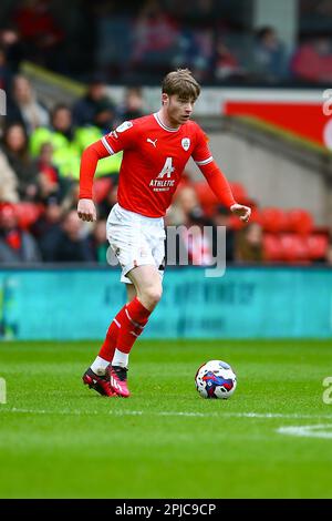 Oakwell Stadium, Barnsley, Inghilterra - 1st aprile 2023 Luca Connell (48) di Barnsley - durante il gioco Barnsley v Morecambe, Sky Bet League One, 2022/23, Oakwell Stadium, Barnsley, Inghilterra - 1st aprile 2023 Credit: Arthur Haigh/WhiteRosePhotos/Alamy Live News Foto Stock