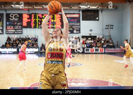 Campobasso, Italia. 01st Apr, 2023. Madera Sara di Venezia in azione durante la finale - Famila Weber Schio vs Umana Reyer Venezia, Basket Italian Women Cup a Campobasso, Italia, Aprile 01 2023 Credit: Independent Photo Agency/Alamy Live News Foto Stock