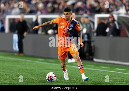 Gillette Stadium. 1st Apr, 2023. Massachusetts, USA; Santiago Rodriguez, centrocampista del New York City FC (10) in una partita di MLS tra la Rivoluzione del New England e il New York City FC al Gillette Stadium. (c) Burt Granofsky/CSM/Alamy Live News Foto Stock