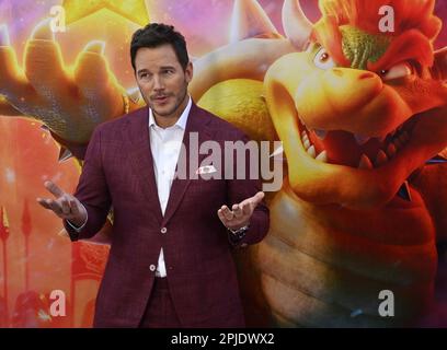 Los Angeles, Stati Uniti. 01st Apr, 2023. Il membro del cast Chris Pratt, la voce di Mario, partecipa alla prima della fantascienza animata film comico fantasy 'The Super Mario Bros. Movie' al Regal L.A. Live a Los Angeles il sabato 1 aprile 2023. Trama: Un idraulico di Brooklyn di nome Mario attraversa il regno dei funghi con una principessa di nome Peach e un fungo antropomorfo di nome Toad per trovare il fratello di Mario, Luigi, e salvare il mondo da un spietato Koopa di nome Bowser. Foto di Jim Ruymen/UPI Credit: UPI/Alamy Live News Foto Stock