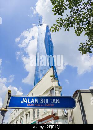 Kuala Lumpur, Malesia - Giugno 13 ,2022 : Vista panoramica del Merdeka 118 e' l'edificio piu' alto in Malesia dal 2022 ed e' un edificio a 118 piani Foto Stock