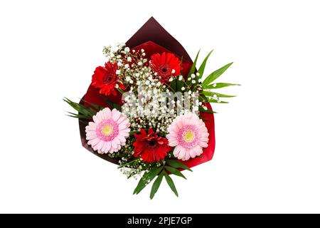 Bouquet di fiori multicolore con Alstroemeria, crisantemi e foglie di felce isolate su bianco Foto Stock