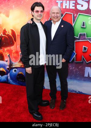 LOS ANGELES, CALIFORNIA, USA - APRILE 01: Chris Meledandri arriva alla Los Angeles Special Screening of Universal Pictures, Nintendo and Illumination Entertainment's 'The Super Mario Bros. Film tenuto al Regal Cinemas LA Live & 4DX Movie il 1 aprile 2023 a Los Angeles, California, Stati Uniti. (Foto di Xavier Collin/Image Press Agency) Foto Stock