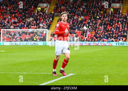 Oakwell Stadium, Barnsley, Inghilterra - 1st aprile 2023 Luca Connell (48) di Barnsley - durante il gioco Barnsley v Morecambe, Sky Bet League One, 2022/23, Oakwell Stadium, Barnsley, Inghilterra - 1st aprile 2023 Credit: Arthur Haigh/WhiteRosePhotos/Alamy Live News Foto Stock