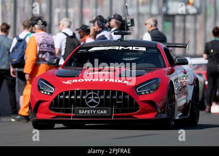 Melbourne, Australia. 02nd Apr, 2023. 04/02/2023, Albert Park, Melbourne, FORMULA 1 ROLEX AUSTRALIAN GRAND PRIX 2023 sfilata piloti: safety car Credit: dpa/Alamy Live News Foto Stock