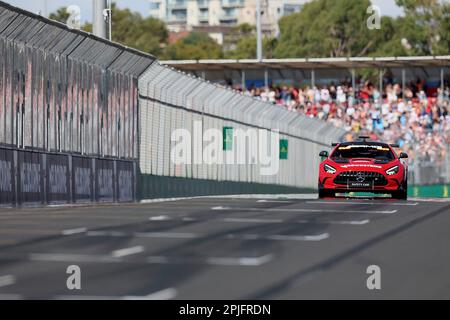 Melbourne, Australia. 02nd Apr, 2023. 04/02/2023, Albert Park, Melbourne, FORMULA 1 ROLEX AUSTRALIAN GRAND PRIX 2023 sfilata piloti: safety car Credit: dpa/Alamy Live News Foto Stock