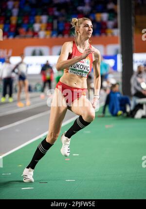 Marija Vuković del Montenegro in gara per la qualificazione di donne in alto salto ai Campionati europei di atletica indoor alla Ataköy Athletics Arena i Foto Stock