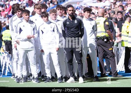 Madrid, Spagna. 02nd Apr, 2023. 02 aprile 2023; Stadio Santiago Bernabeu; Madrid; Spagna; Divisione Primera; LaLiga 2022 - 2023; Real Madrid vs Valladolid Arbeloa con Real Madrid under 18 900/Cordon Press Credit: CORDON PRESS/Alamy Live News Foto Stock