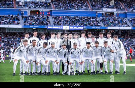 Madrid, Spagna. 02nd Apr, 2023. 02 aprile 2023; Stadio Santiago Bernabeu; Madrid; Spagna; Divisione Primera; LaLiga 2022 - 2023; Real Madrid vs Valladolid Arbeloa con Real Madrid under 18 900/Cordon Press Credit: CORDON PRESS/Alamy Live News Foto Stock