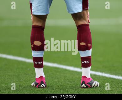 Londra, Regno Unito. 2nd Apr, 2023. Nayef Aguerd di West Ham United calze durante la partita della Premier League al London Stadium, Londra. Il credito per le immagini dovrebbe essere: David Klein/Sportimage Credit: Sportimage/Alamy Live News Foto Stock