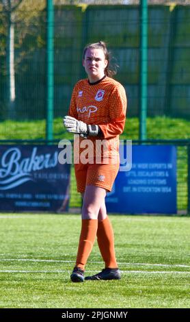 Teesside, Regno Unito. 02 Apr 2023. Il portiere di Boro Kayley Dunn nella foto come Middlesbrough Women FC ha giocato al Stockport County Ladies FC nella fa Women’s National League Division One North. I visitatori hanno vinto 1-6 dollari al Map Group UK Stadium di Stockton-on-Tees, una linea di scoreline che è stata dura per la casa. Credit: Teesside Snapper/Alamy Live News Foto Stock