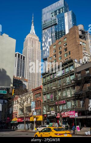 Il Virgin Hotel at 1225 Broadway e' uno Skyscraper a A38 piani a Nomad, NYC, USA Foto Stock