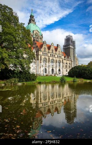 Hannover, Germania - 14 ottobre 2022. Il municipio Neues Rathaus, simile a un castello, fu terminato nel 1913 Foto Stock