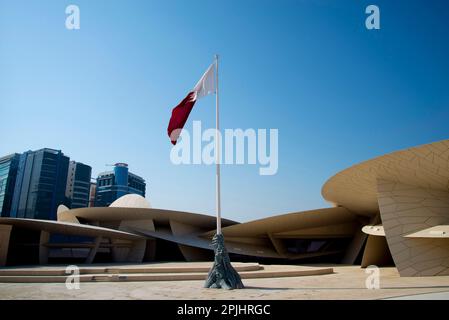 Il flagpole del Qatar nella città di Doha Foto Stock