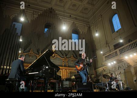 2 aprile 2023, Roma, Lazio, Italia: Ultimo appuntamento della recensione.Jazz idea 23 al Conservatorio Santa Cecilia di Roma. Nelle foto degli ospiti nella sala da pranzo, Stefania Sandrelli e la madre delle sorelle Marcotulli, Anna accompagnata da amici. Le Suore Marcotulli hanno suonato, pianoforte e voce; seguite da Fabio Zeppetella 4Et, chitarra-Pasquale Fiore, batteria-Francesco Puglisi, contrabbasso e ospite speciale al pianoforte Aaron Goldberg. Questa giornata chiude la recensione di quest'anno che, con sei appuntamenti domenicali e pomeridiani, ha introdotto il pubblico jazz in un nuovo prestigioso Jazz Fest Foto Stock