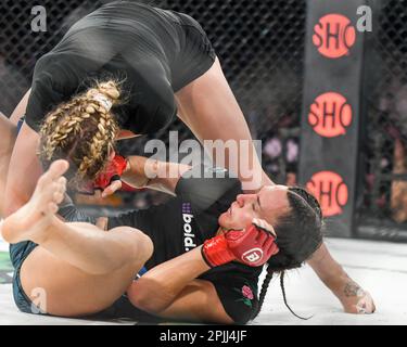 Menifee, California, Stati Uniti. 31st Mar, 2023. CAT ZINGANO ha sconfitto LEAH MCOURT con decisione unanime (29-28, 30-27, 29-28) Penchanga Hotel Casino (Credit Image: © Ardie Crenshaw/ZUMA Press Wire) SOLO PER USO EDITORIALE! Non per USO commerciale! Foto Stock