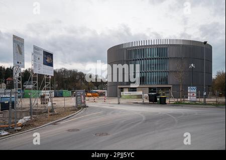 Coburg, Germania. 29th Mar, 2023. Vista esterna del Globe Theater Coburg prima del completamento. Il teatro è previsto per entrare in funzione all'inizio di ottobre 2023. I lavori di costruzione sono attualmente in programma, ha detto un portavoce per la città della Franconia superiore. L'apertura del nuovo edificio è prevista per l'inizio della stagione teatrale 2023/24. (A dpa 'Coburg Globe Theater to start playing in October') Credit: Daniel Vogl/dpa/Alamy Live News Foto Stock