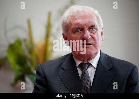 L'ex taoiseach Bertie Ahern parla al PA Media di Dublino alla vigilia del 25th° anniversario dell'accordo del Venerdì Santo. L'ex taoiseach considera la persistente instabilità delle istituzioni politiche dell'Irlanda del Nord uno dei suoi più grandi rimpianti per i negoziati sull'accordo del Venerdì Santo. Data immagine: Venerdì 31 marzo 2023. Foto Stock