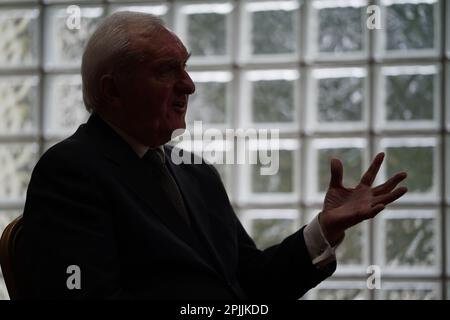 L'ex taoiseach Bertie Ahern parla al PA Media di Dublino alla vigilia del 25th° anniversario dell'accordo del Venerdì Santo. L'ex taoiseach considera la persistente instabilità delle istituzioni politiche dell'Irlanda del Nord uno dei suoi più grandi rimpianti per i negoziati sull'accordo del Venerdì Santo. Data immagine: Venerdì 31 marzo 2023. Foto Stock